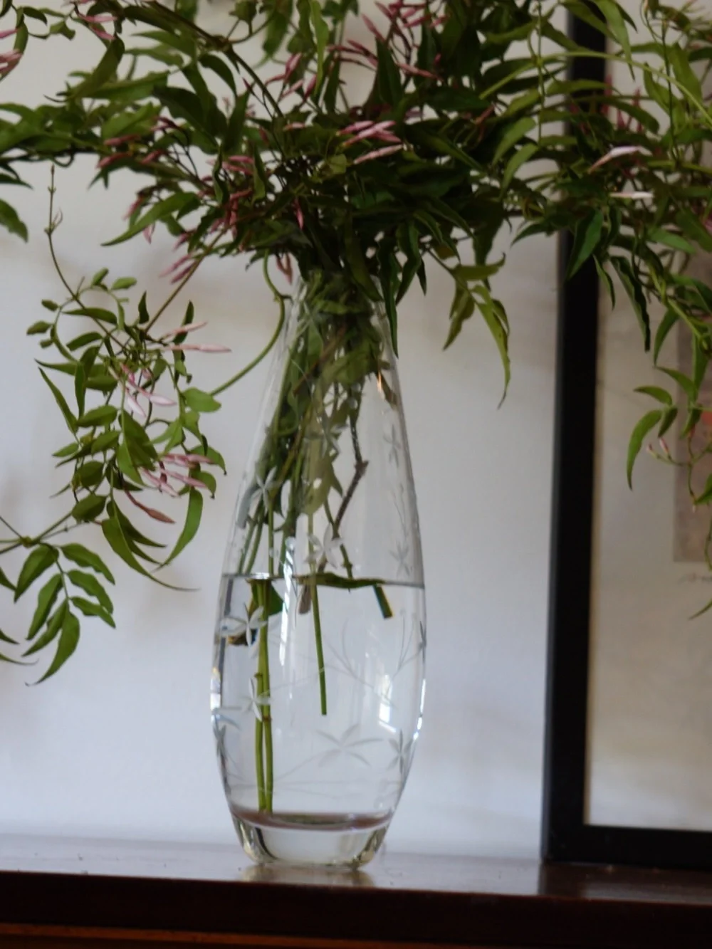 Dainty Etched polish crystal teardrop vase